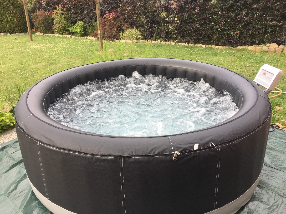 spa gonflable 150 euros