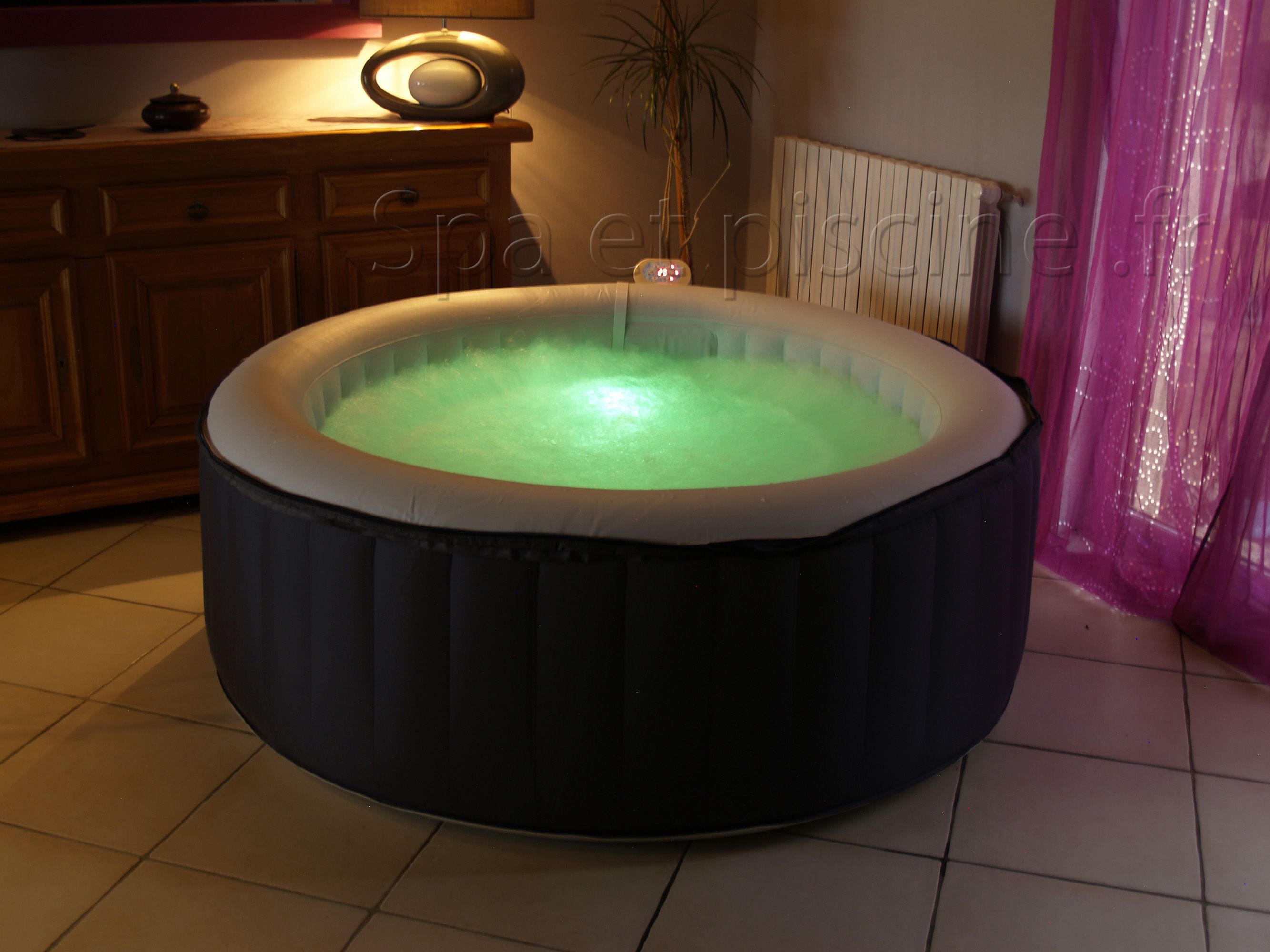 spa gonflable 300 euros