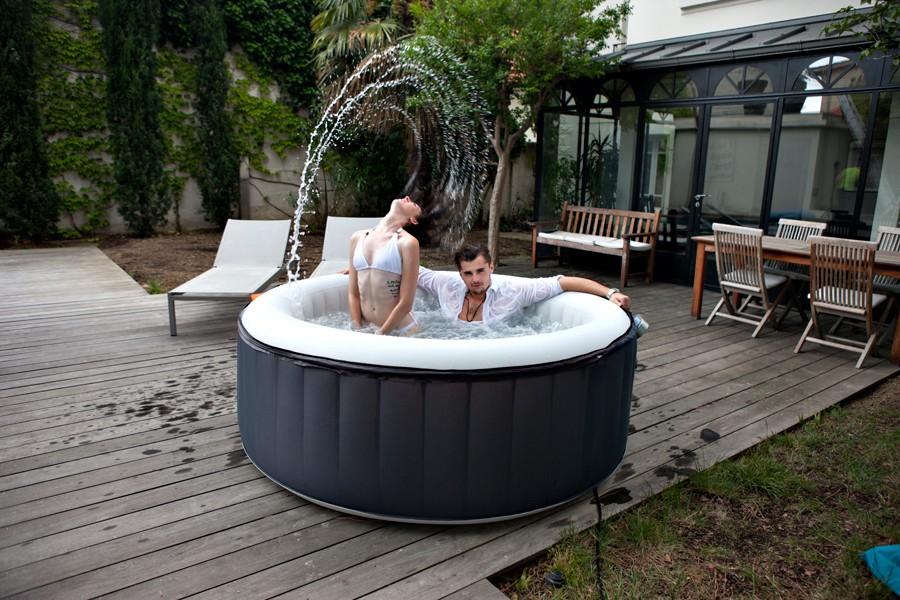 spa gonflable dans un appartement