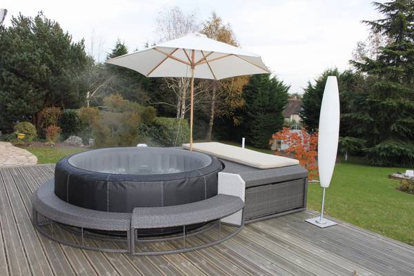 spa gonflable en cuir