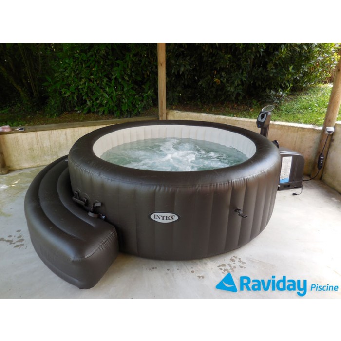 spa gonflable glissant