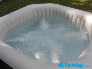 spa gonflable gluant