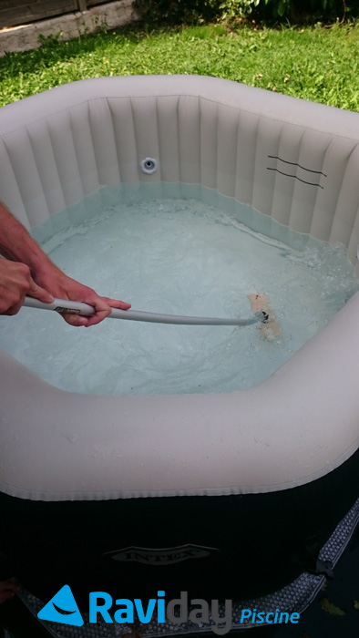 spa gonflable nettoyage