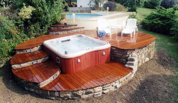 spa gonflable semi enterre