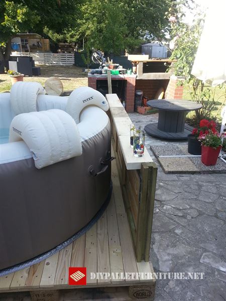 spa gonflable sur palette