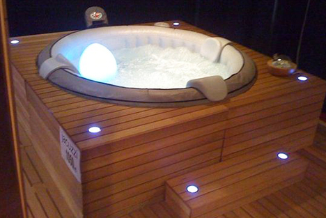 spa gonflable sur palette