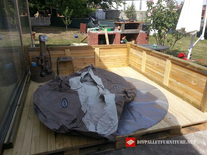 spa gonflable sur palette