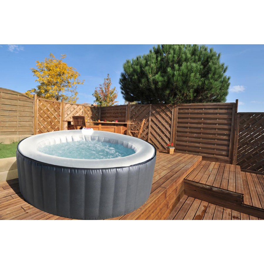 spa gonflable sur terrasse composite