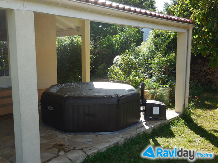 spa gonflable sur terrasse