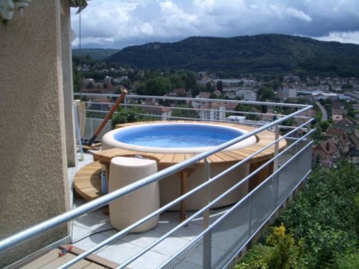 spa gonflable terrasse appartement