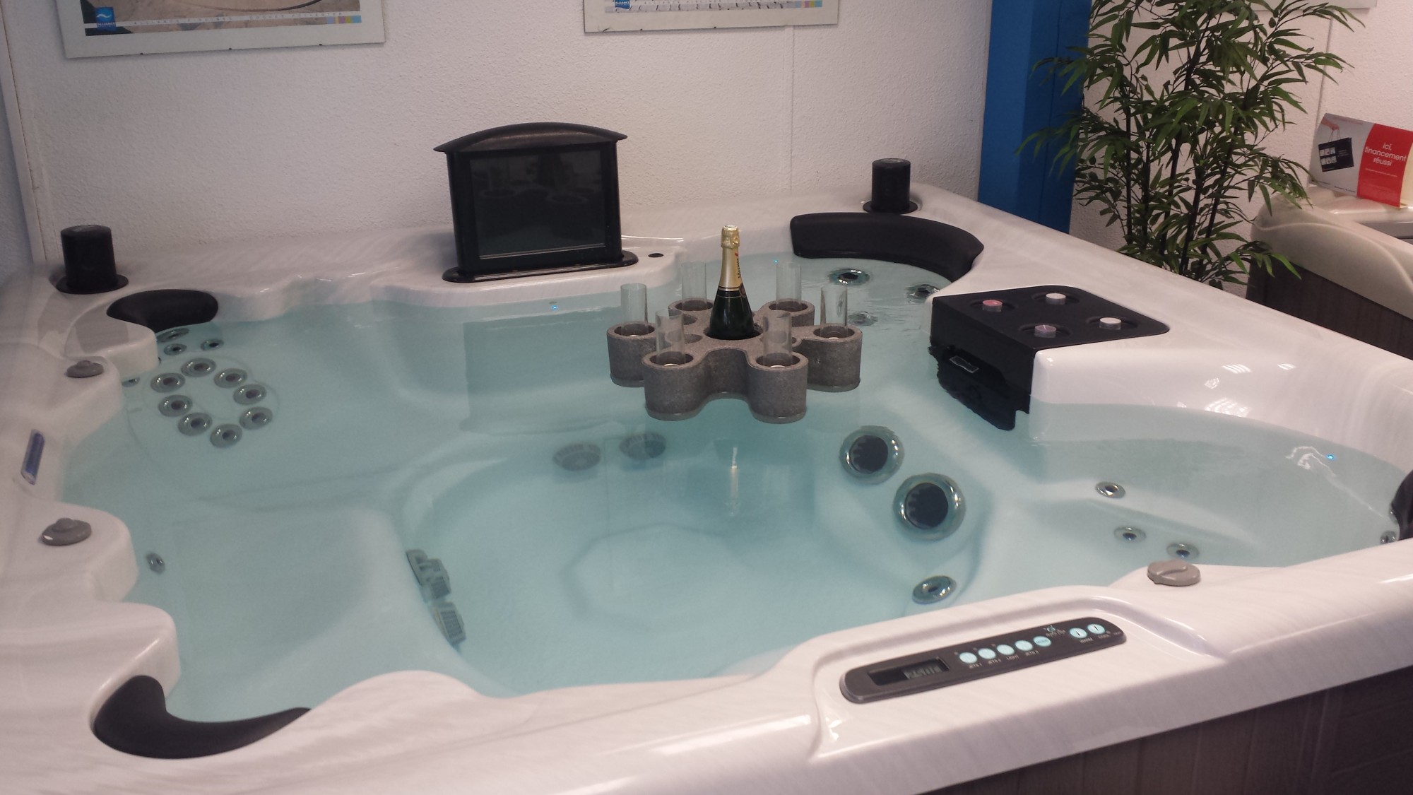 spa jacuzzi 04