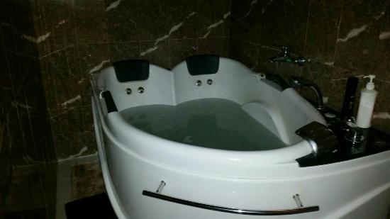 spa jacuzzi 08