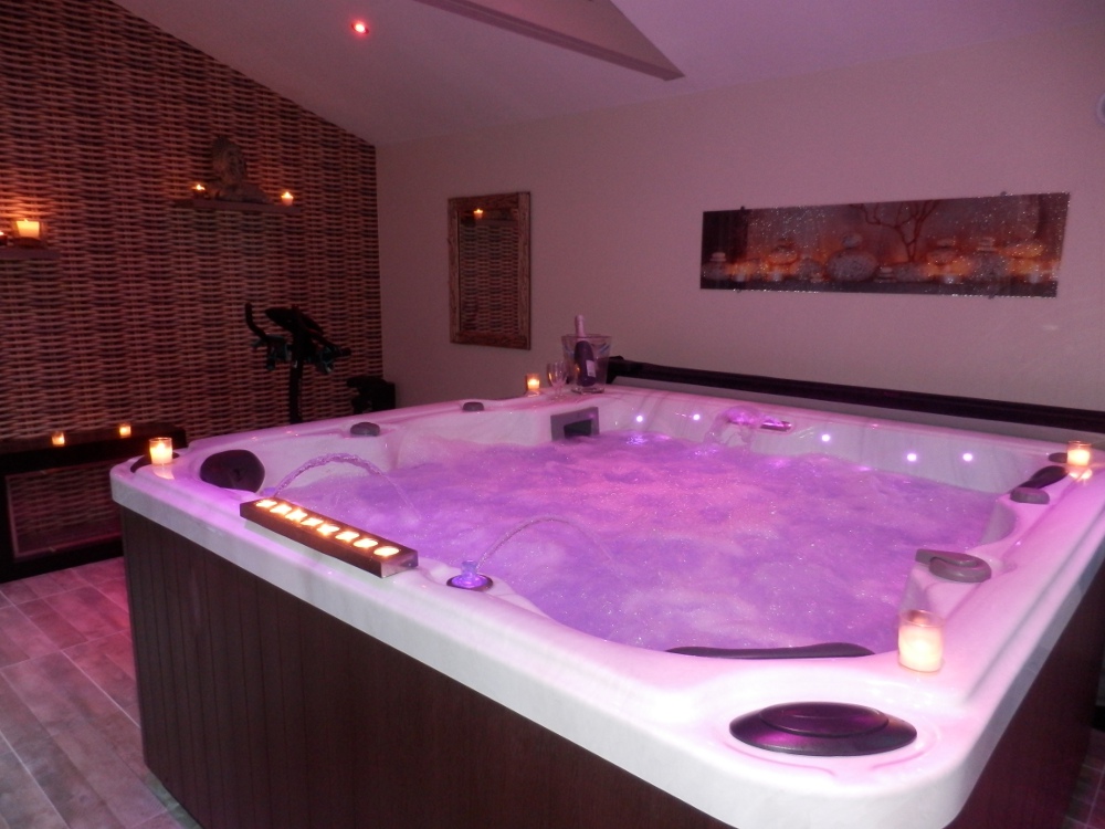 spa jacuzzi 13