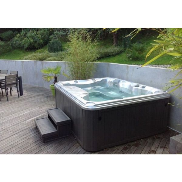 spa jacuzzi 180