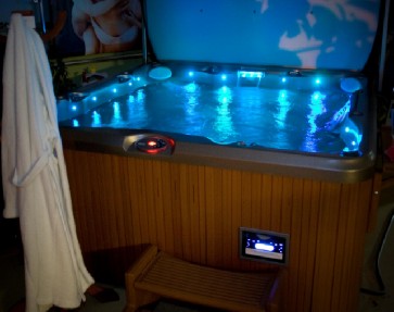 spa jacuzzi 280