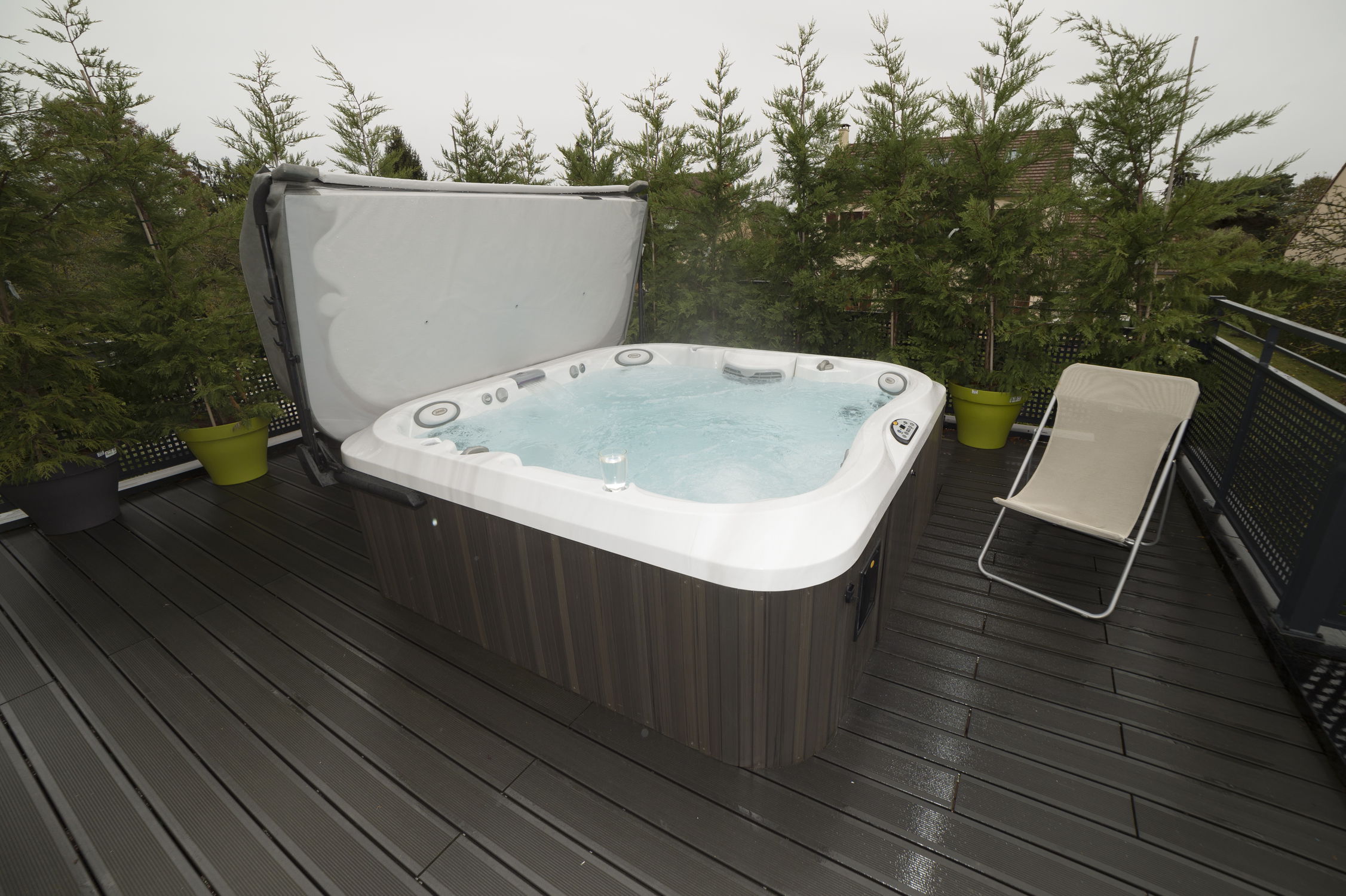 spa jacuzzi 375