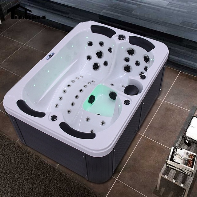 spa jacuzzi 44