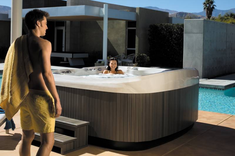 spa jacuzzi 495