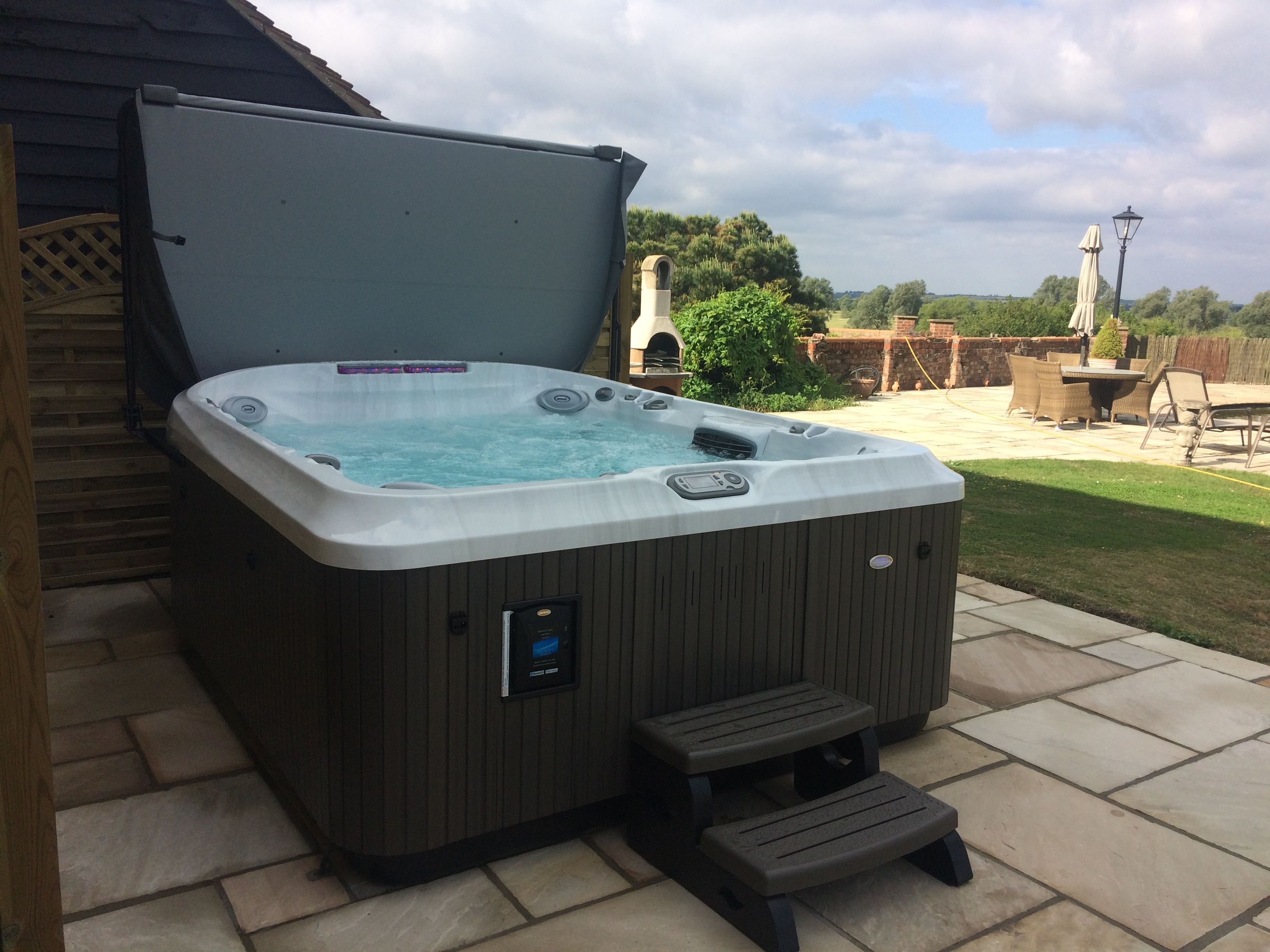 spa jacuzzi 495