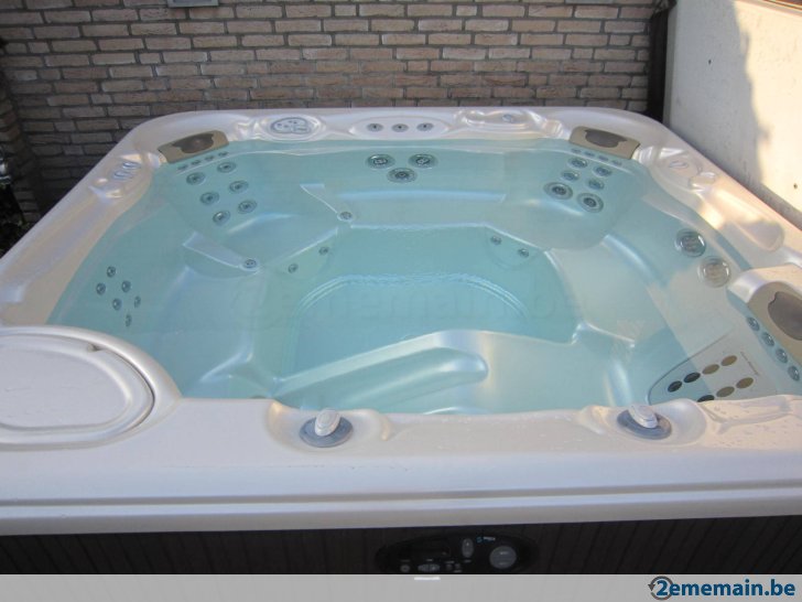 spa jacuzzi 6 persoons