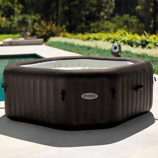 spa jacuzzi 6 persoons