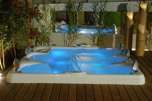 spa jacuzzi 6 pessoas