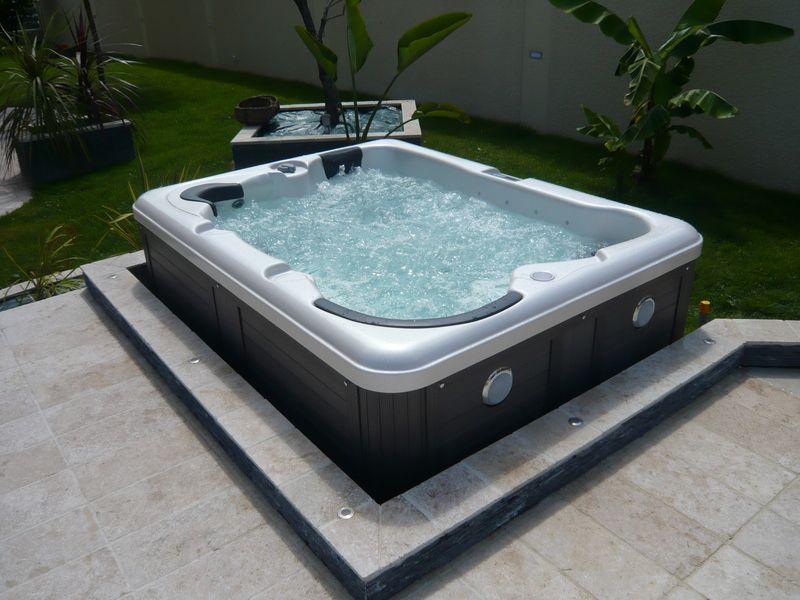 spa jacuzzi 64