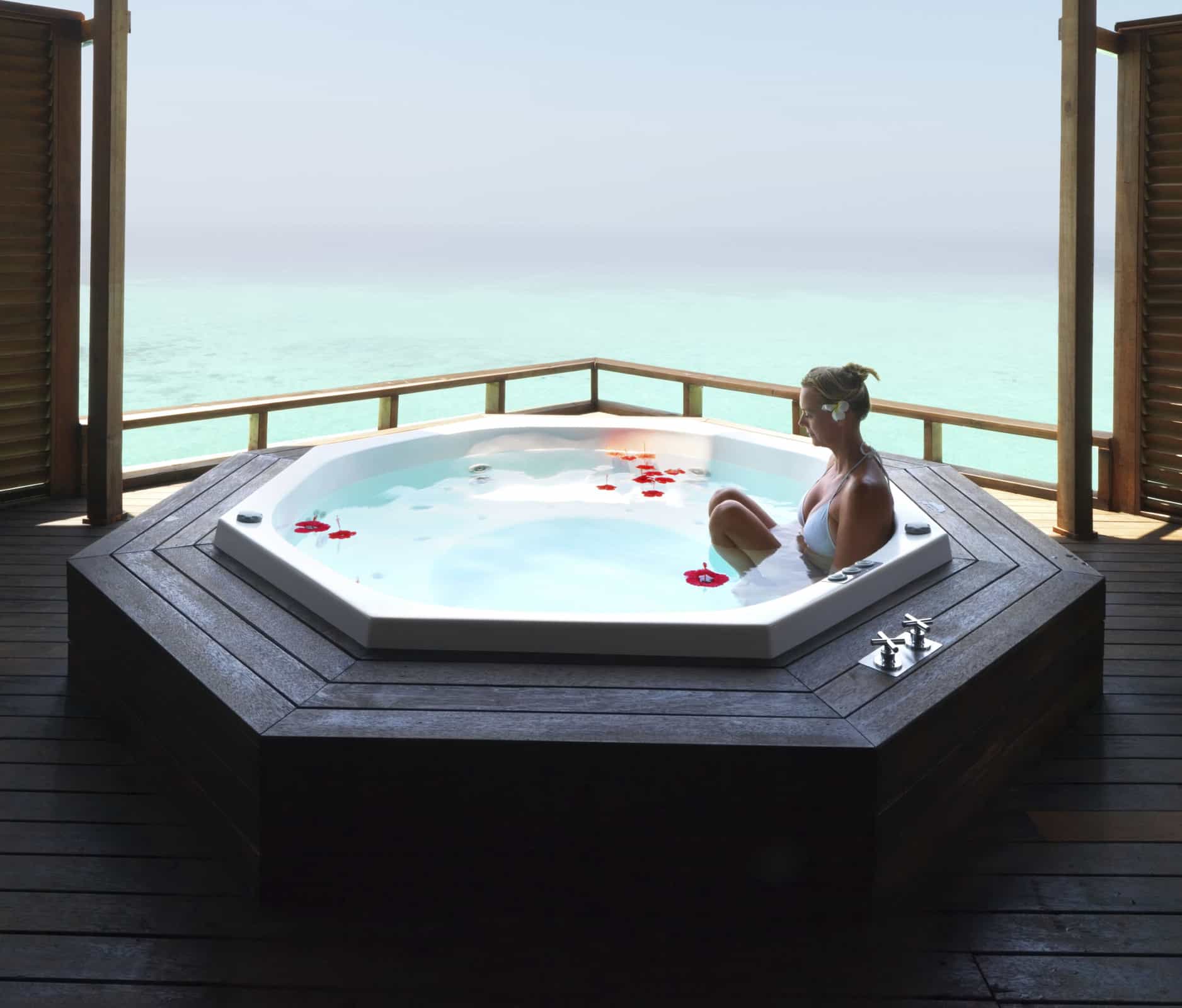 spa jacuzzi 67
