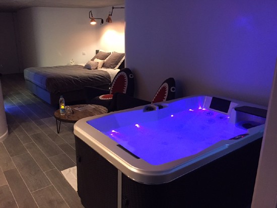 spa jacuzzi 67