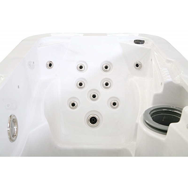 spa jacuzzi 79