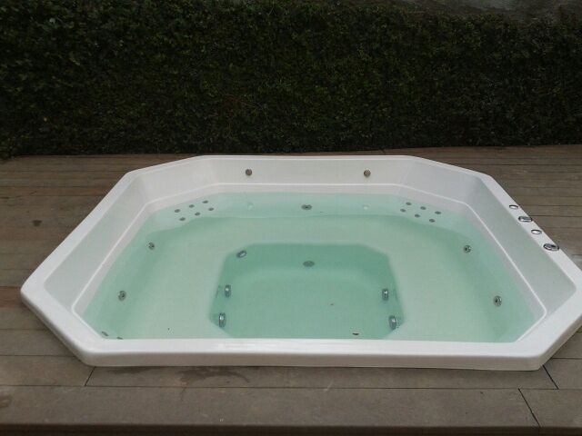 spa jacuzzi 8 pessoas