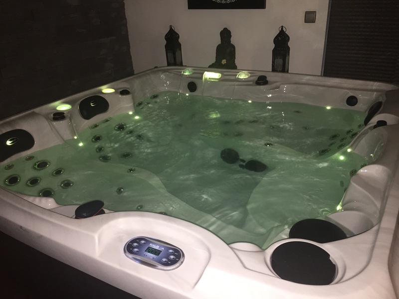 spa jacuzzi 86