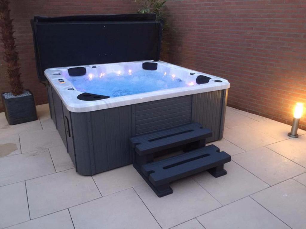 spa jacuzzi 92