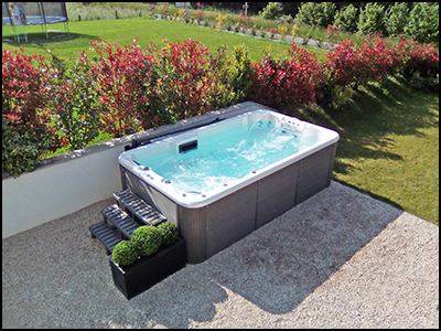 spa jacuzzi 95