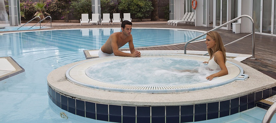spa jacuzzi 95