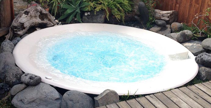 spa jacuzzi 974
