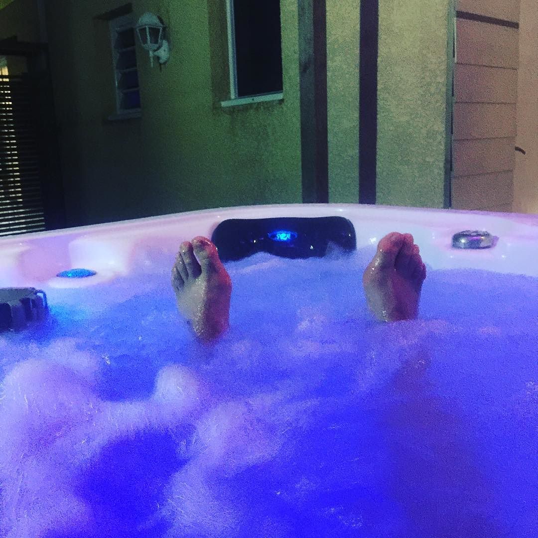 spa jacuzzi 974