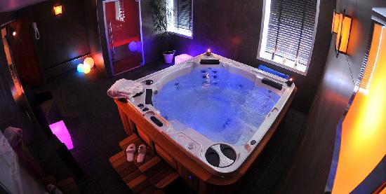 spa jacuzzi a annecy