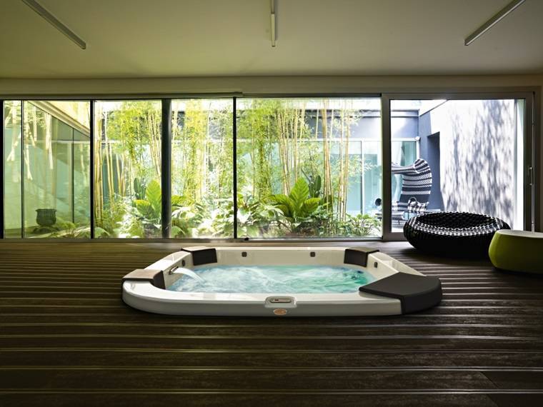 spa jacuzzi a annecy