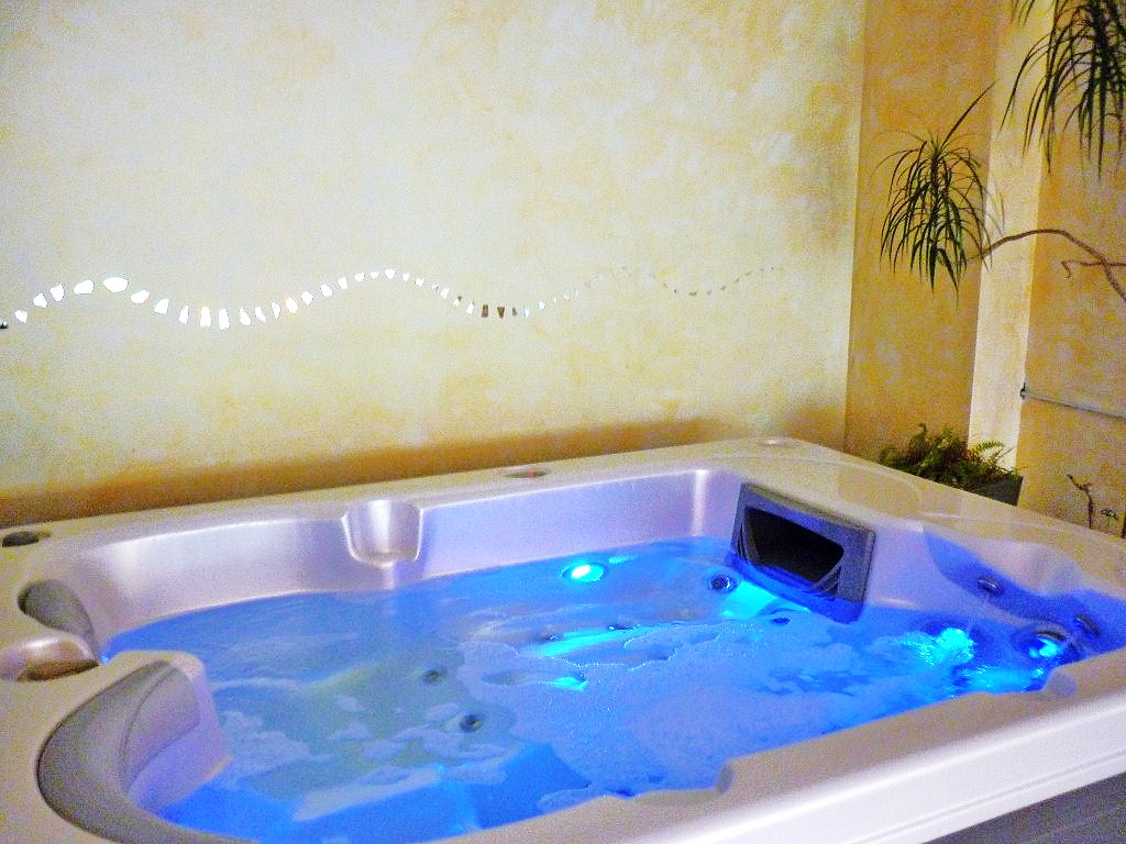 spa jacuzzi biarritz