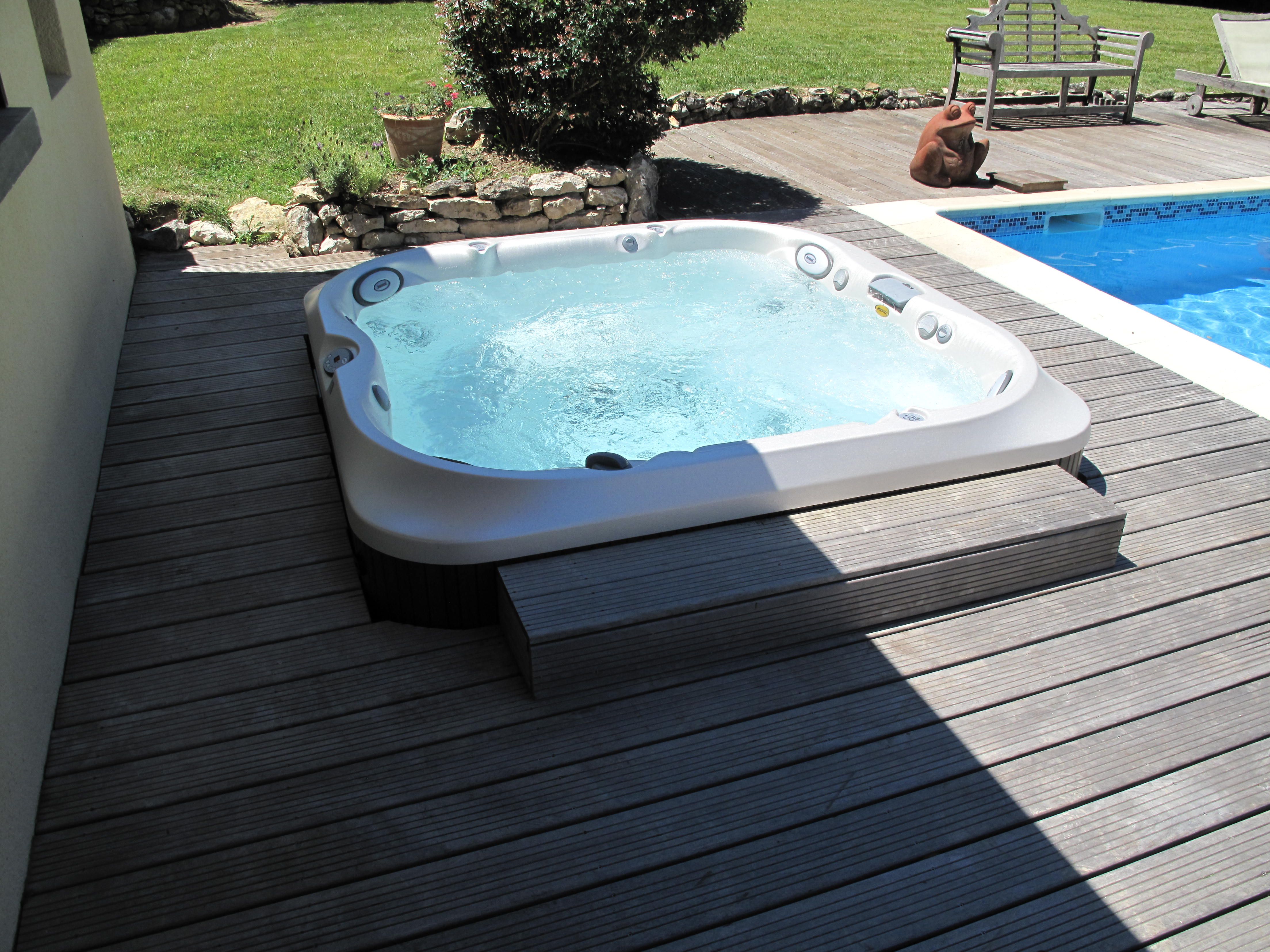 spa jacuzzi bourges