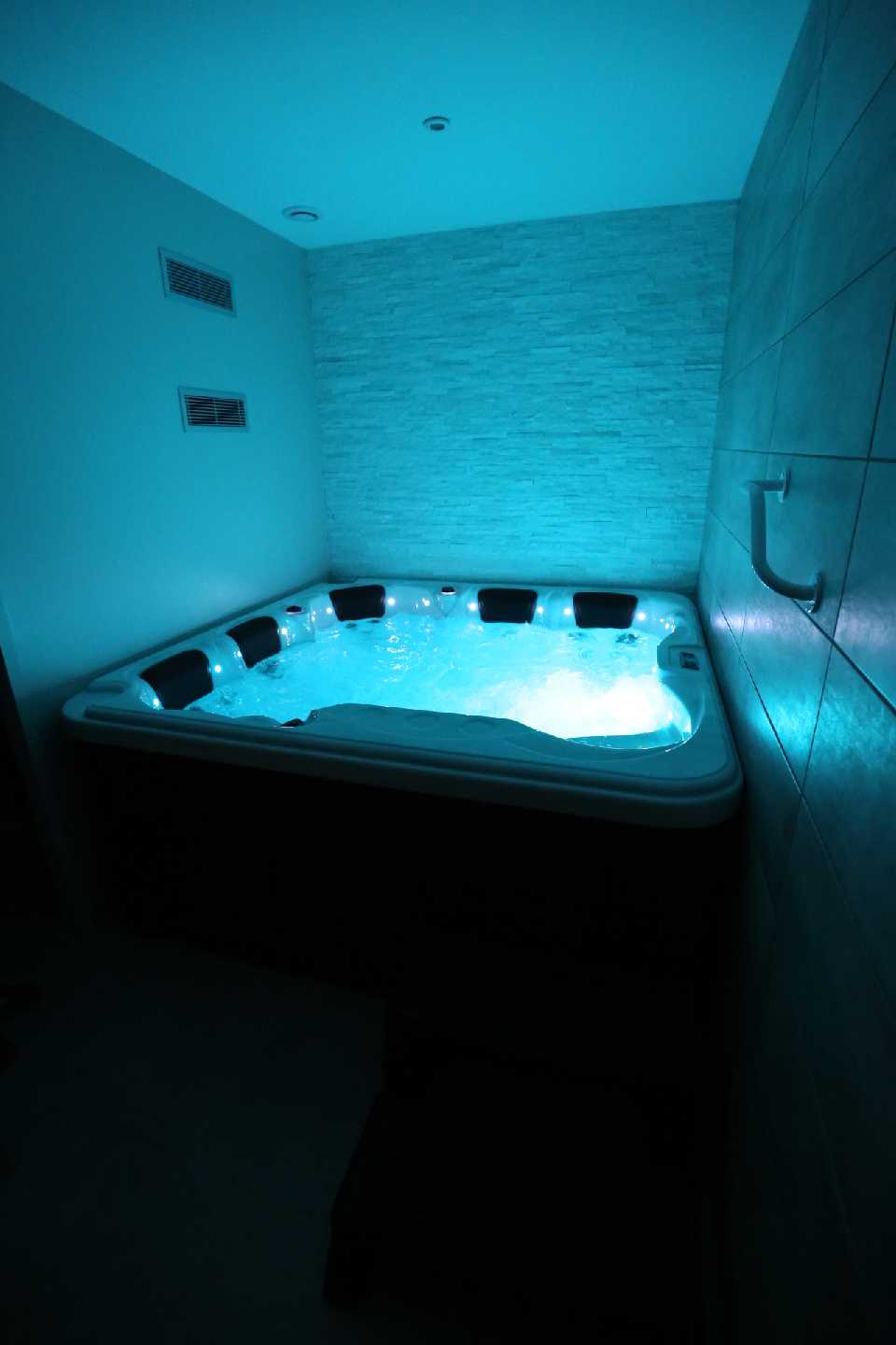 spa jacuzzi calais