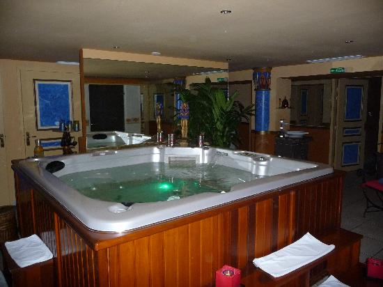 spa jacuzzi cannes