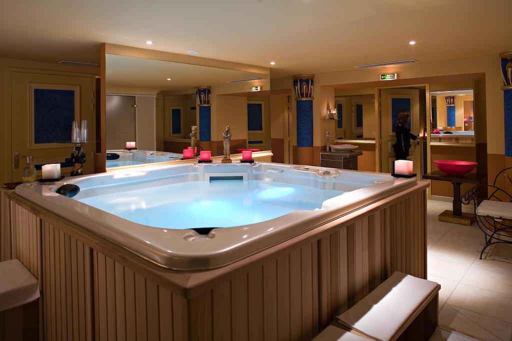 spa jacuzzi cannes