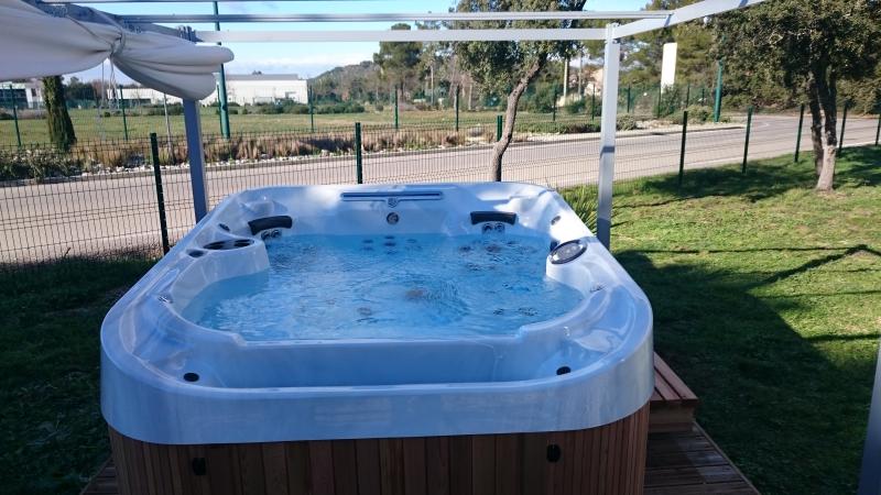 spa jacuzzi carpentras