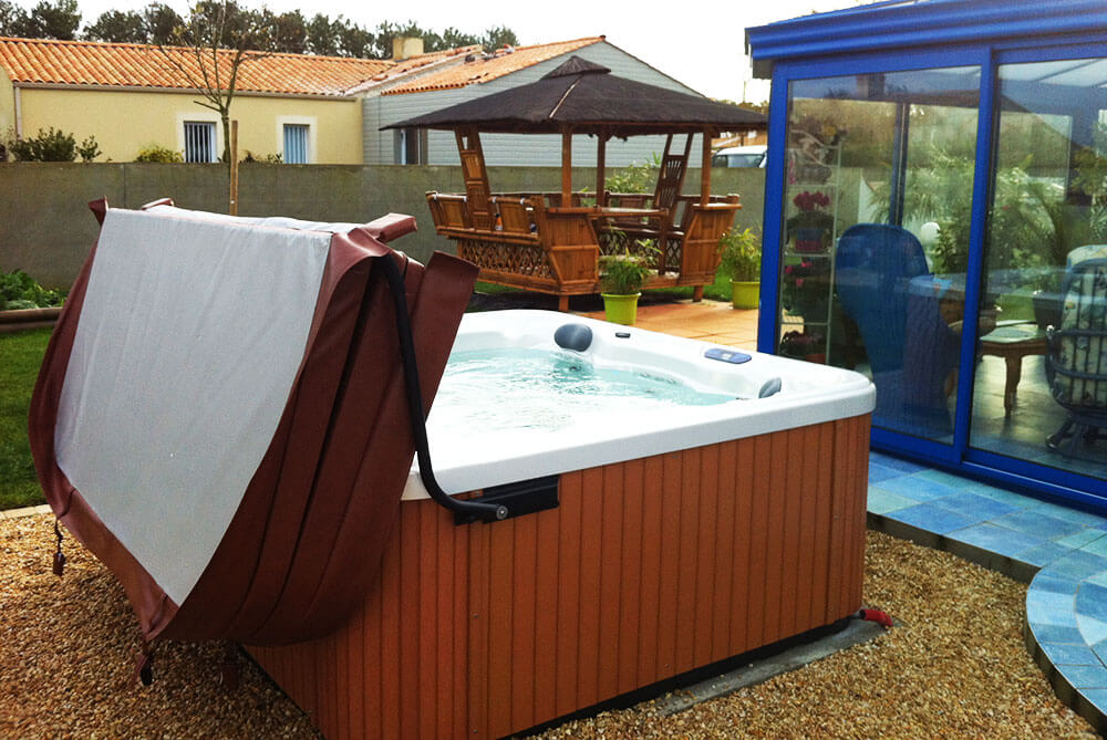 spa jacuzzi carquefou