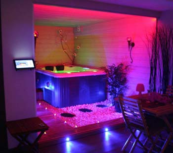 spa jacuzzi chambre