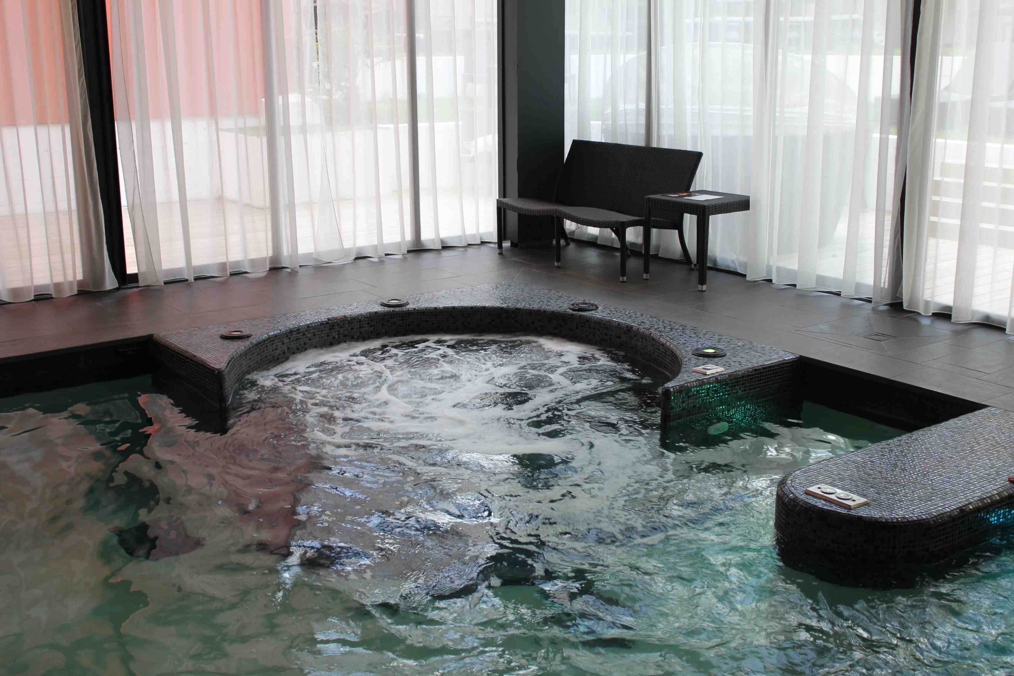 spa jacuzzi chartres