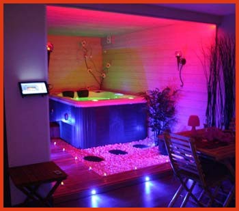 spa jacuzzi dans la chambre