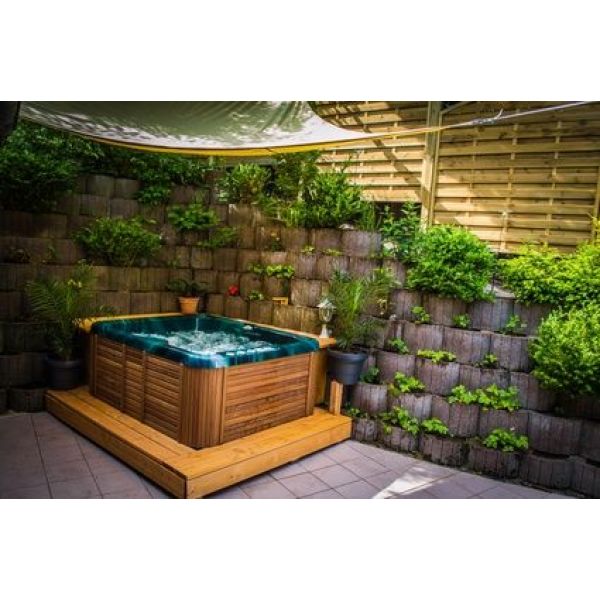spa jacuzzi exterieur 974